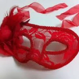 Kırmızı Dantel Maske